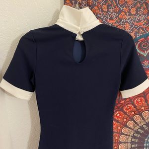 Formfitting collar dress